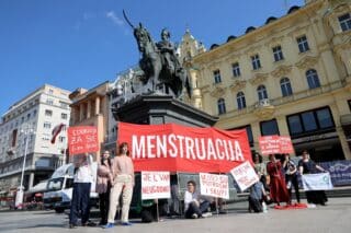 Zagreb: Održan performans Zelene akcije “Glasno o menstruaciji”