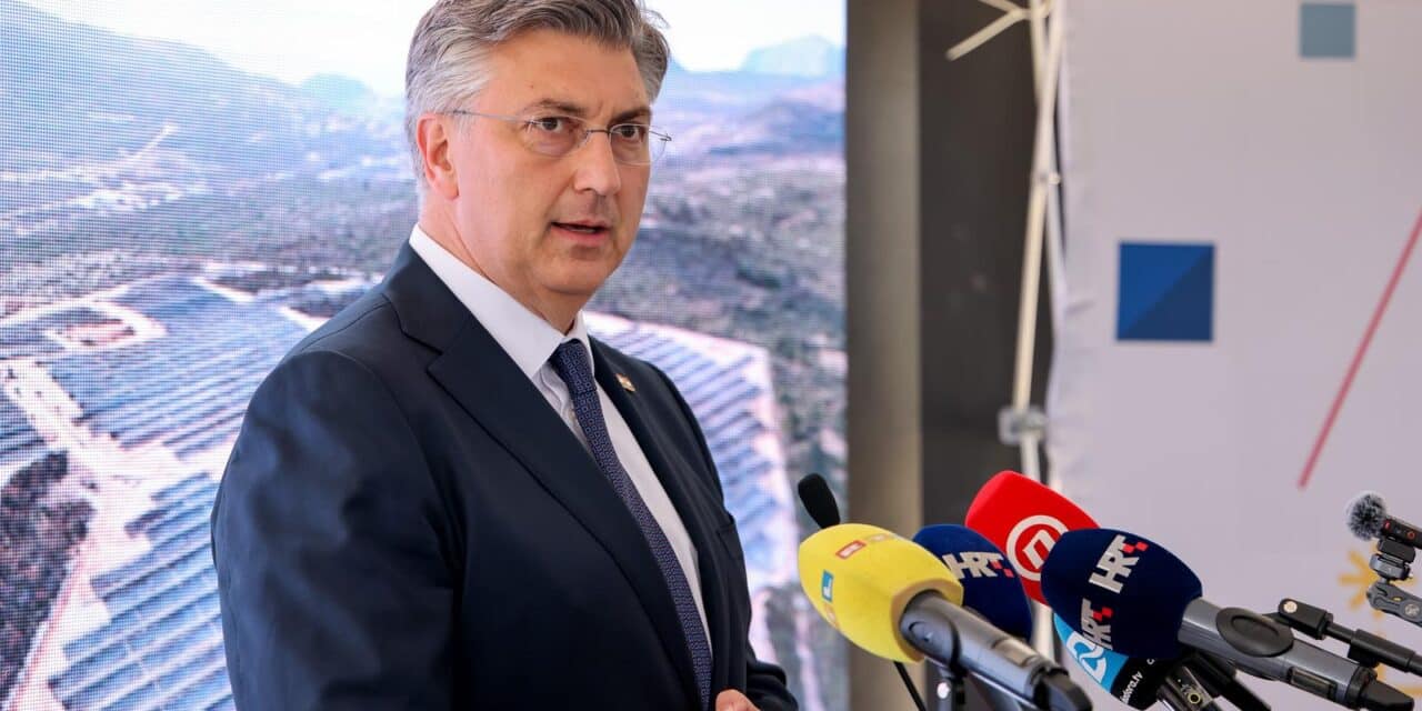 Benkovac: Andrej Plenković u obilasku radova na izgradnji sunčane elektrane Korlat