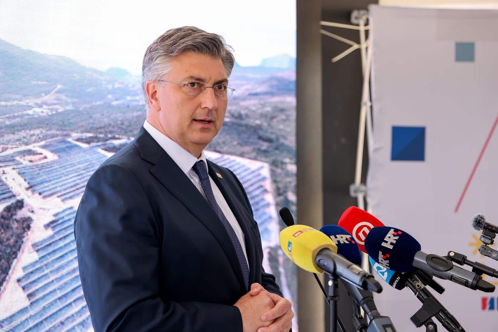 Benkovac: Andrej Plenković u obilasku radova na izgradnji sunčane elektrane Korlat