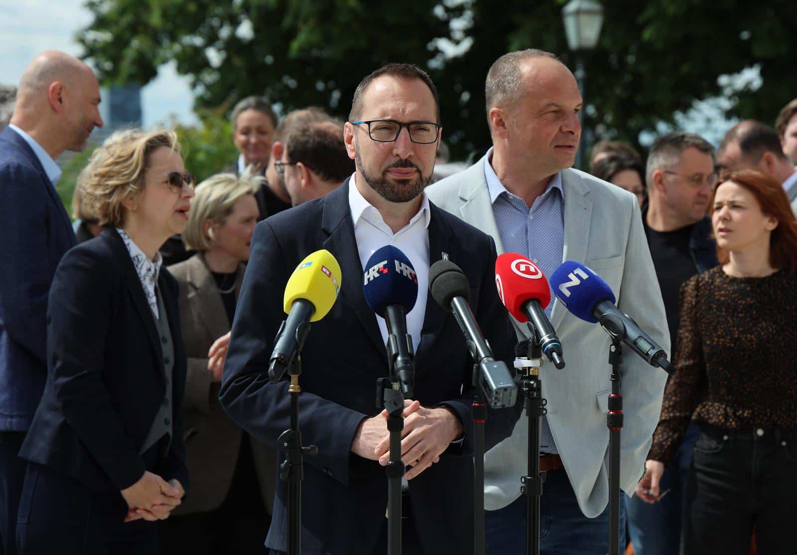 Zagreb: Završna konferencija za medije Tomislava Tomaševića i Siniše Hajdaša Dončića
