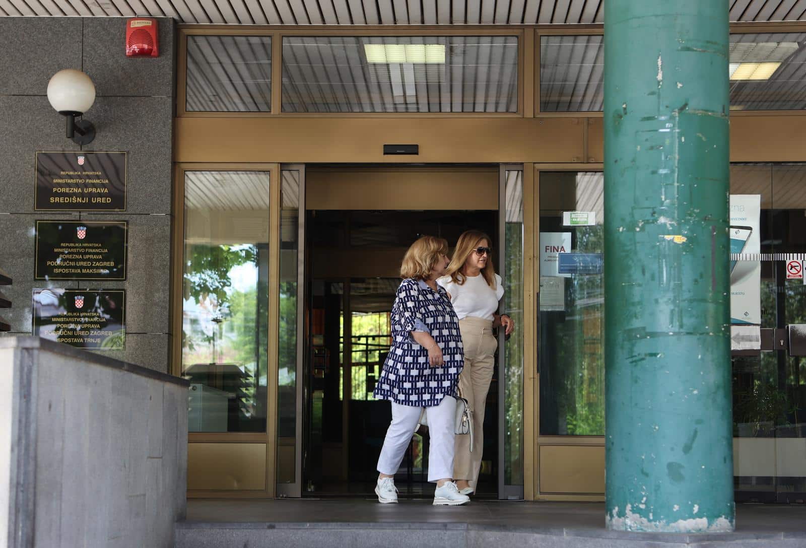Zagreb: Zgrada Porezne uprave u kojoj se nalazi ured uhićenog Slaviše Penave