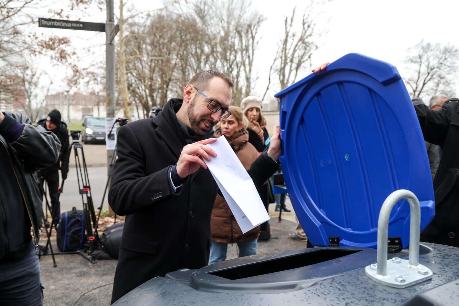 digitalni sustav otpad polupodzemni spremnici čipovi
