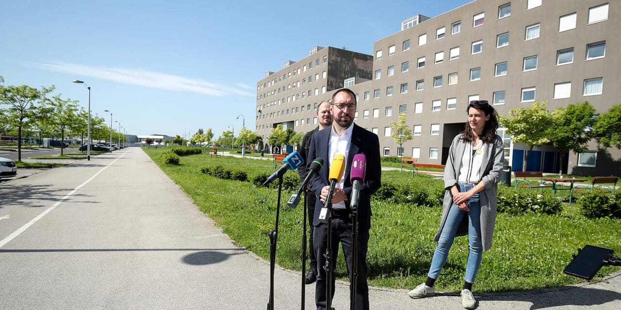 Tomislav Tomašević sa suradnicima u Novom Jelkovcu o dostupnosti stanovanja u Zagrebu