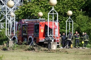 Zagreb: Vatrogasci još uvijek dežurni kod sveučilišne bolnice koja se još dimi nakon požara