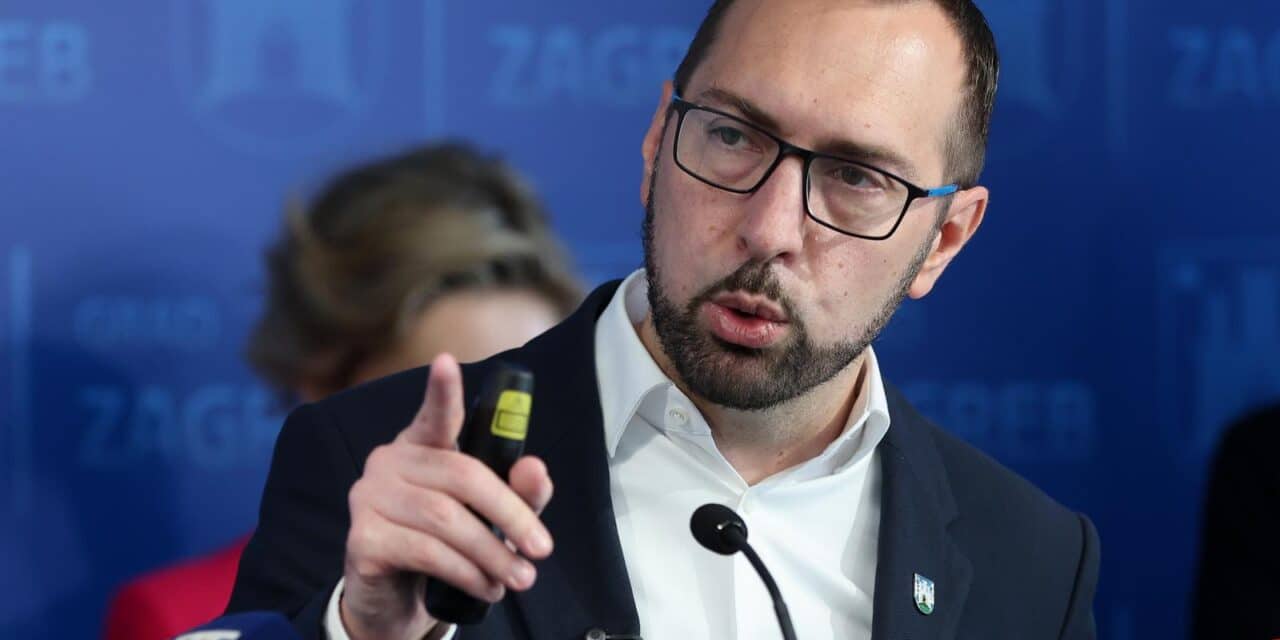 Zagreb: Tomašević sa suradnicima predstavio program za izradu rješenja za stadion Maksimir