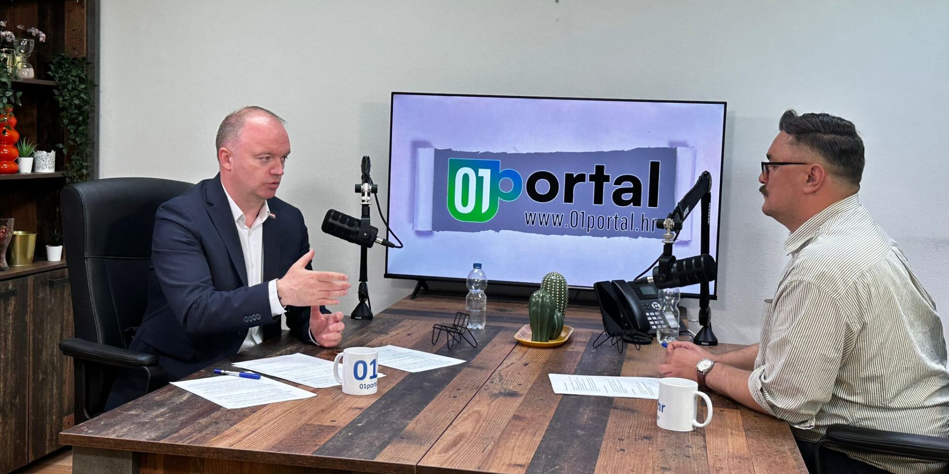 U novoj epizodi Podcasta 01Portala ministar Ivan Šipić govorit će o planovima za demografsku obnovu, povratku hrvatske dijaspore, mjerama za mlade i stvarnim izazovima useljeništva u Hrvatskoj.