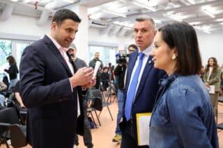 VIDEO Kaos na zagrebačkom fakultetu: Bernardić došao na debatu i svađao se s organizatorima