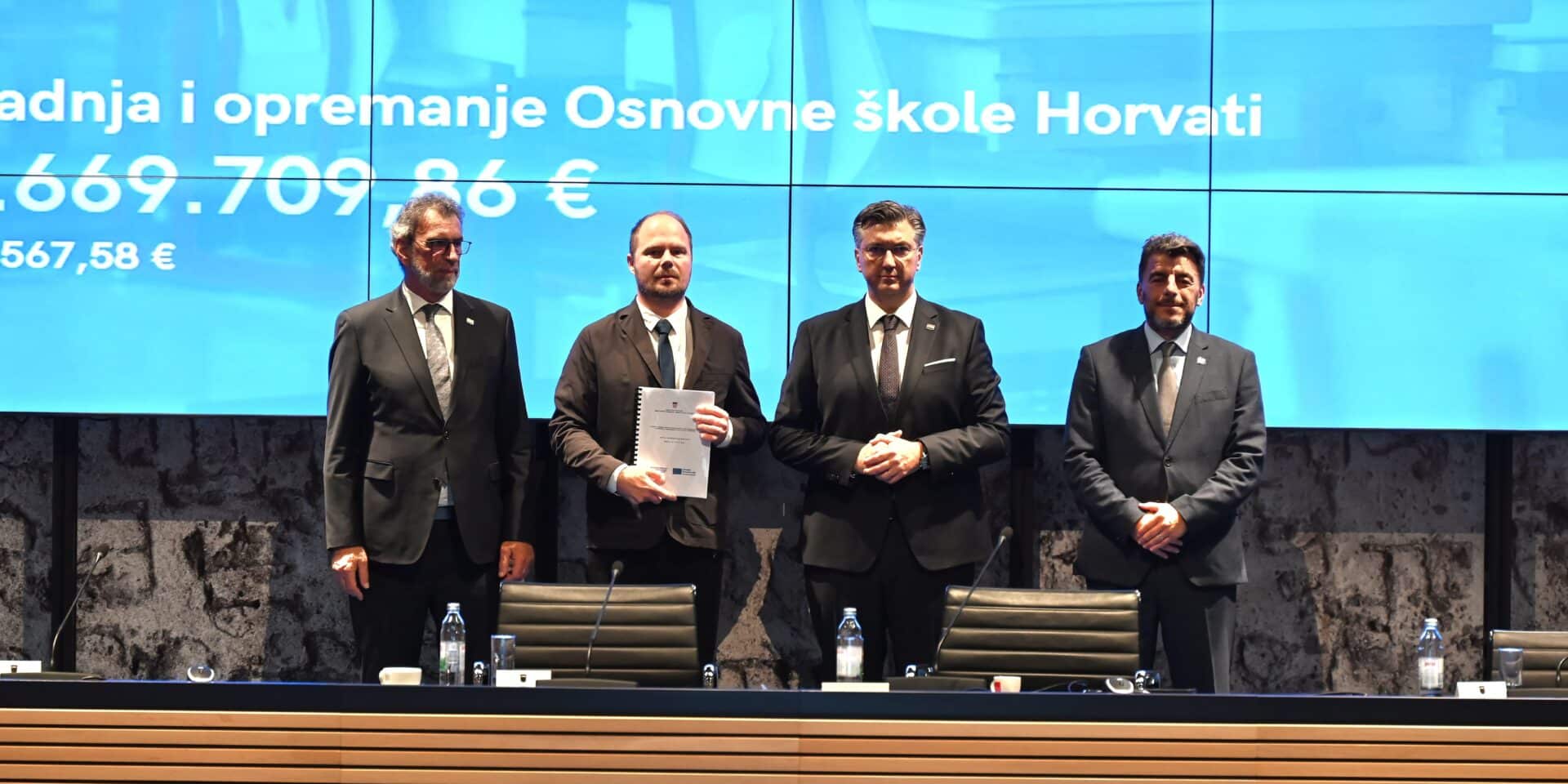 250605_ Zamjenik Korlaet sudjelovao na dodjeli ugovora za sufinanciranje obnove i izgradnje škola Horvati i Šestine