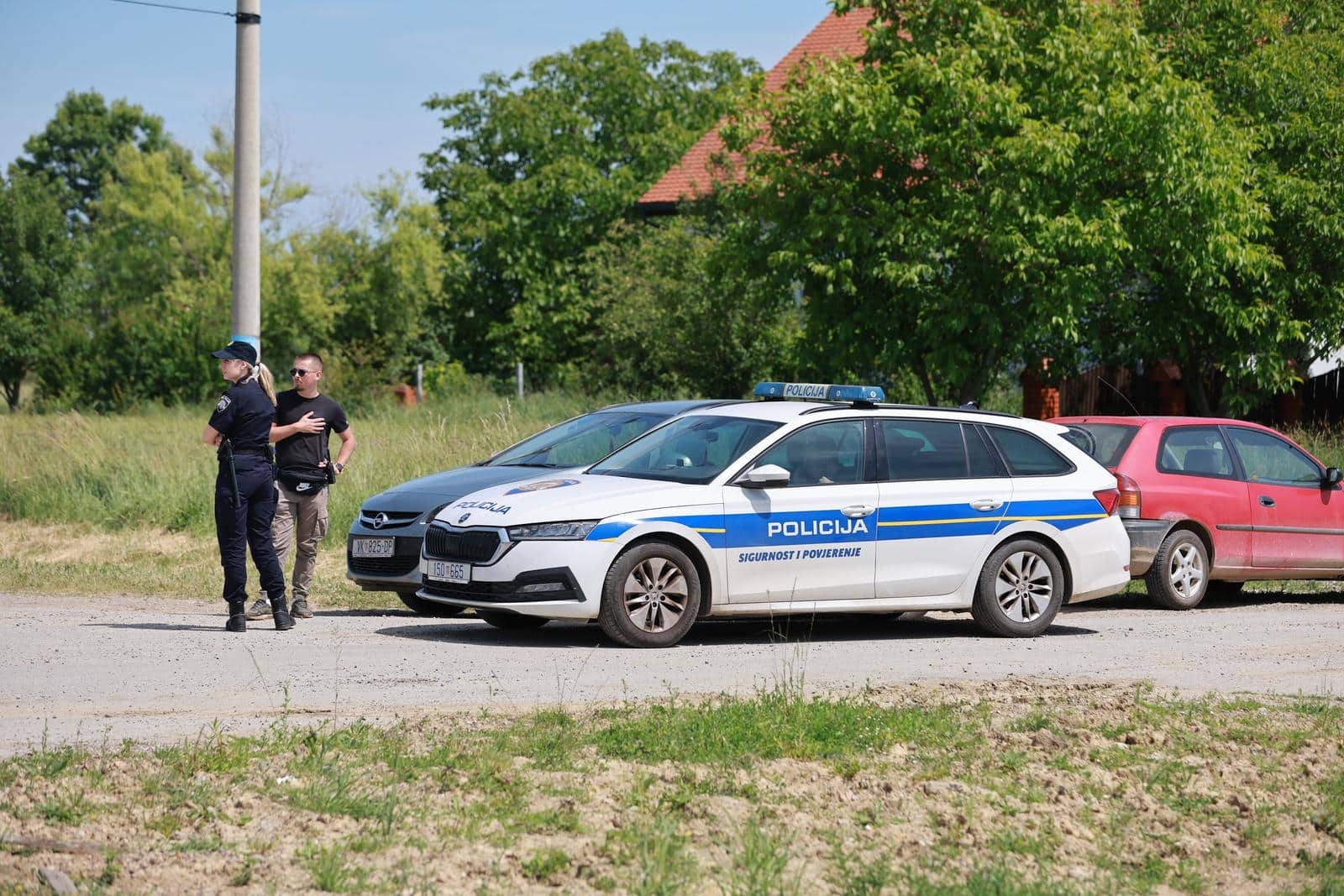 Babina Greda: Bježali policiji na autocesti i probili rampu, policajac ozlijeđen u potjeri