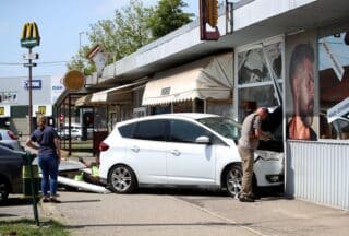 Velika Gorica: Automobilom se zabio u kiosk za izradu ključeva