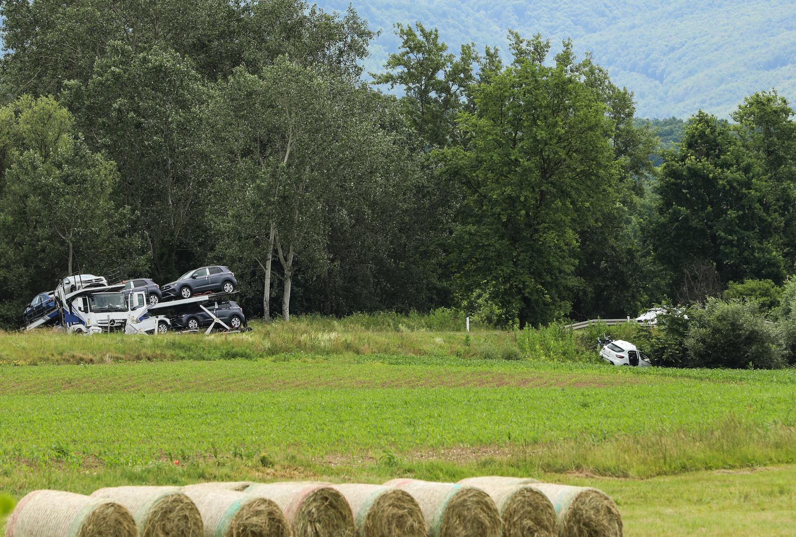 Stravična nesreća na Staroj zagorskoj, u sudaru kamiona i auta poginule dvije osobe