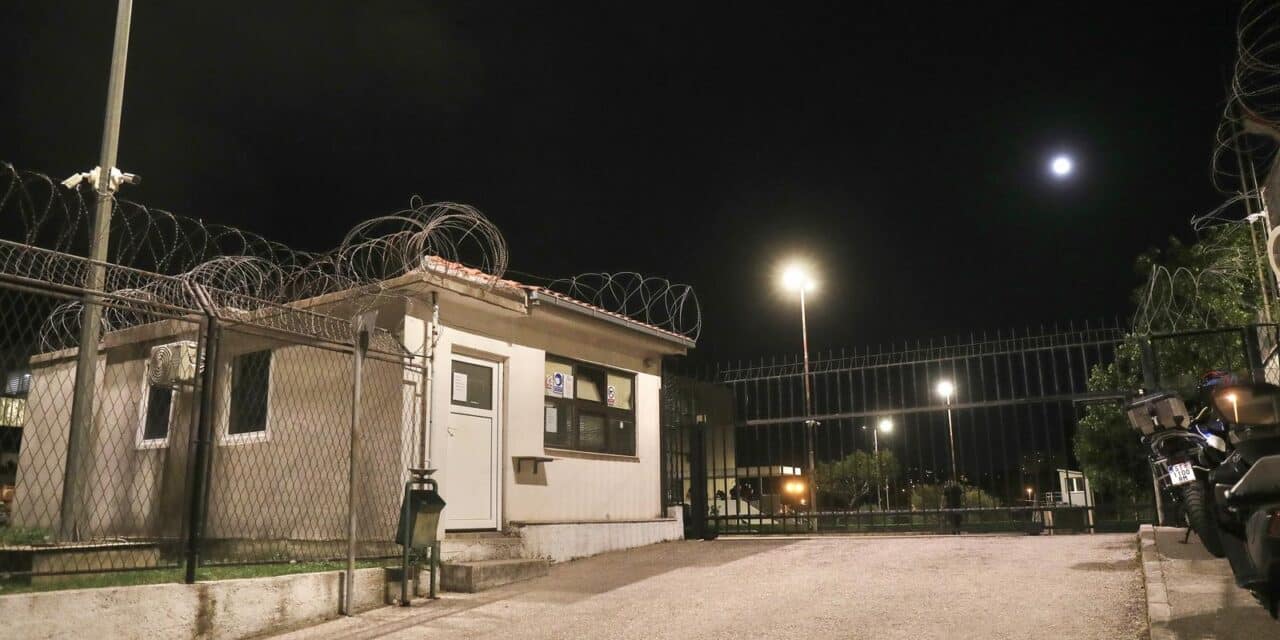 Izbio požar u splitskom zatvoru, deset zatvorenika prevezeno u bolnicu