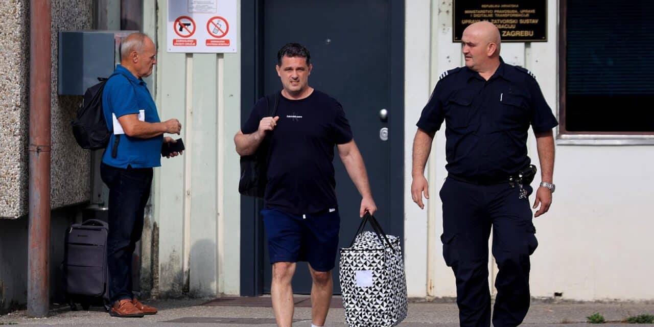 Kosta Kostanjević pušten je iz zatvora i dao ostavku Tomašević mu i dalje vjeruje