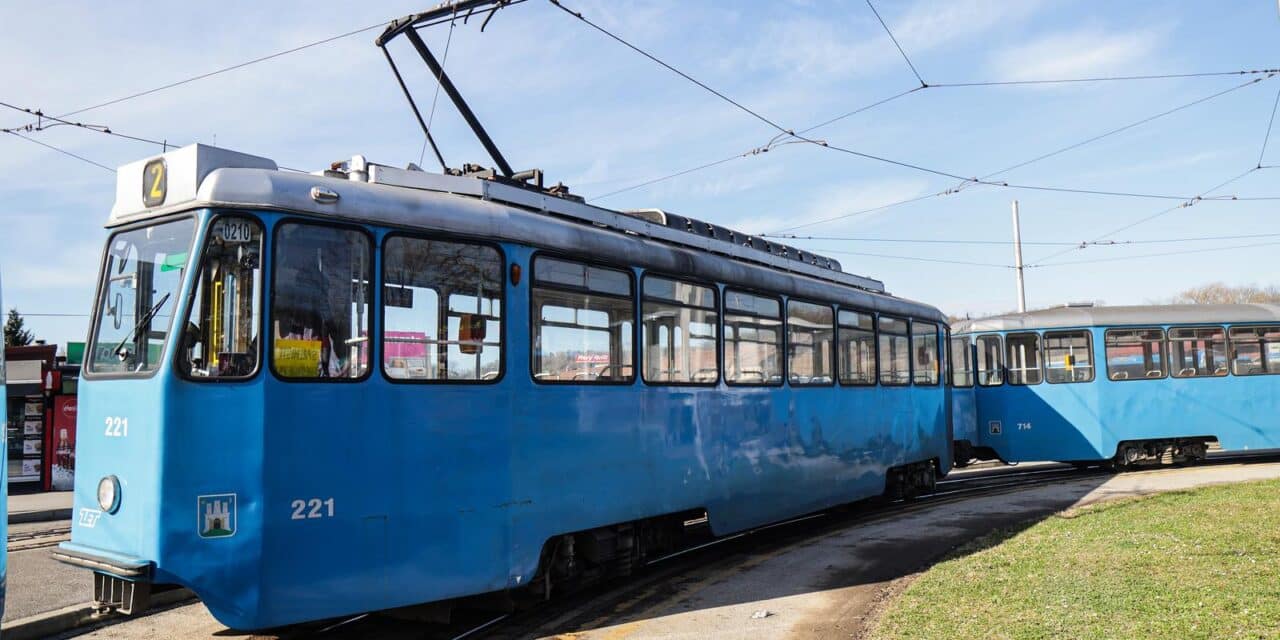 Zagreb: Tramvaj ZET-a koji vozi već pola stoljeća