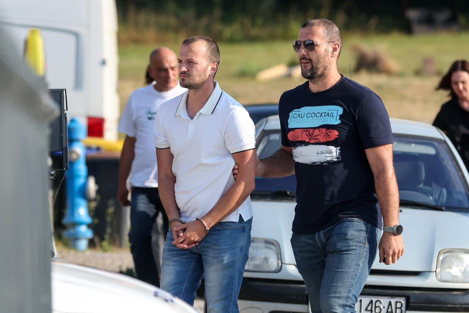 Zagreb: Policija dovela osumnjičenog Andreja B. na pretres kuće