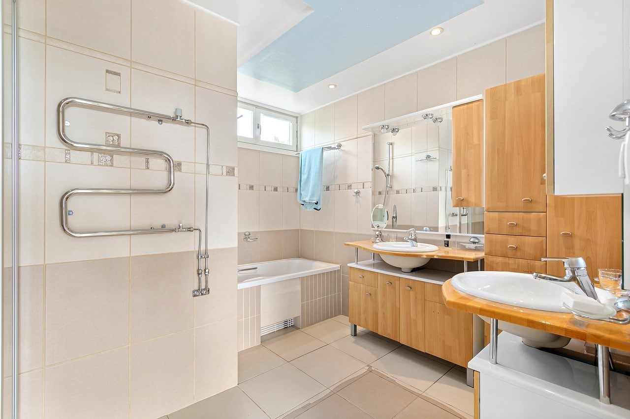 bathroom-8244815_1280