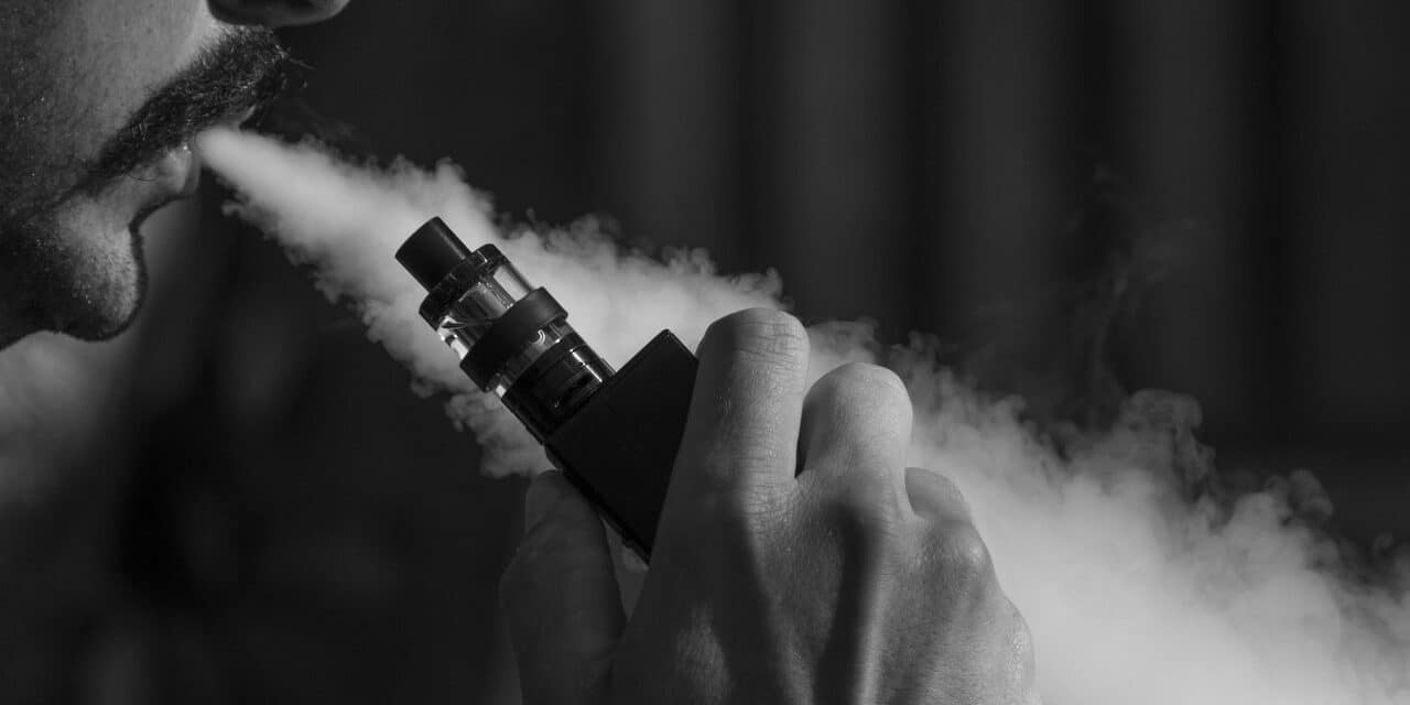 eliquid-3576069_1280