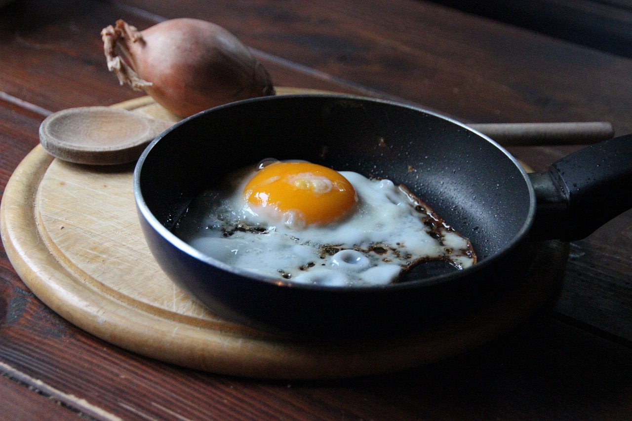 fried-egg-1873747_1280