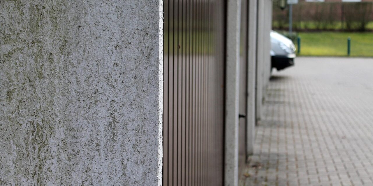 garages-270675_1280