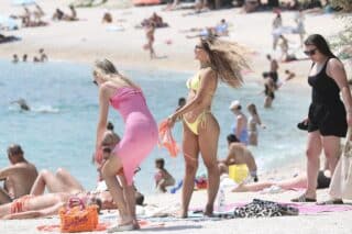 Split: Brojni posjetitelji osvježenje od vrućina pronašli su na plaži Žnjanskog platoa