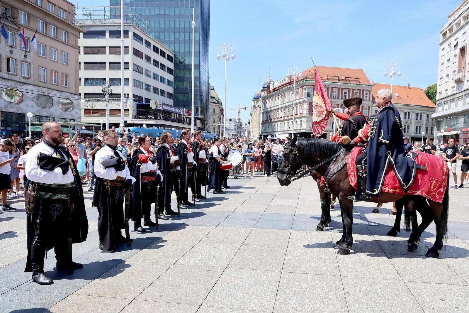 Zagreb: I Kravat pukovnija na Trgu bana Jelačića