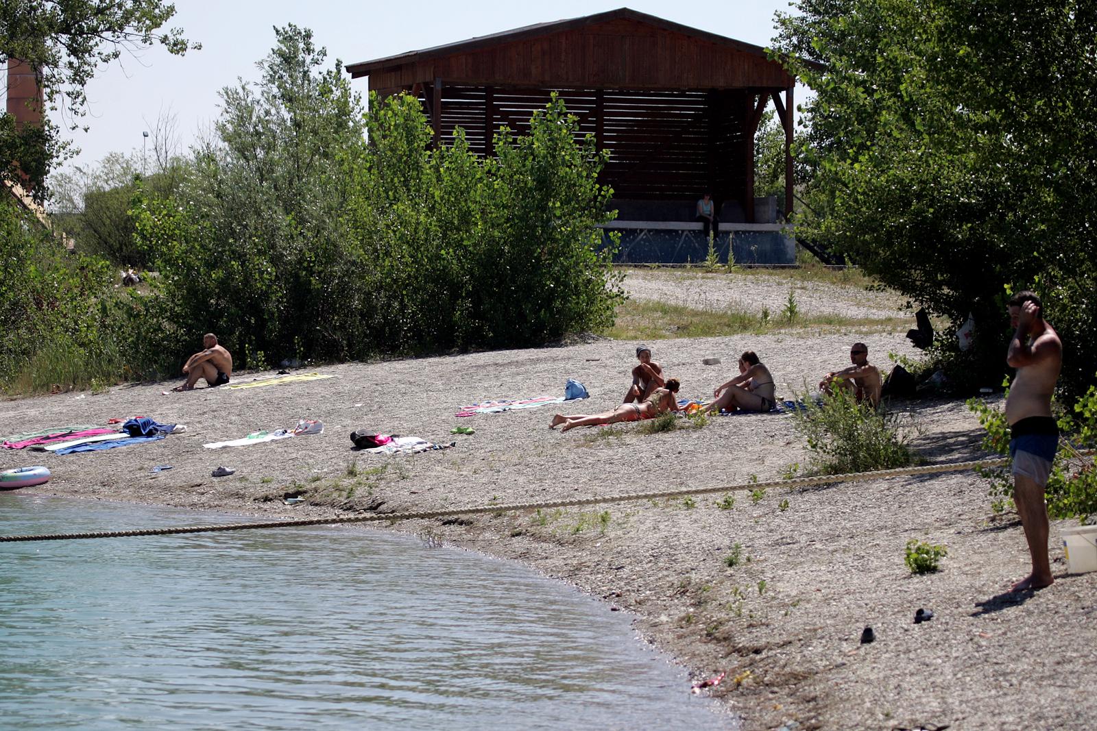 Velika Gorica: Unato? zabrani gra?ani potra�ili osvje�enje na jezeru Novo ?i?e