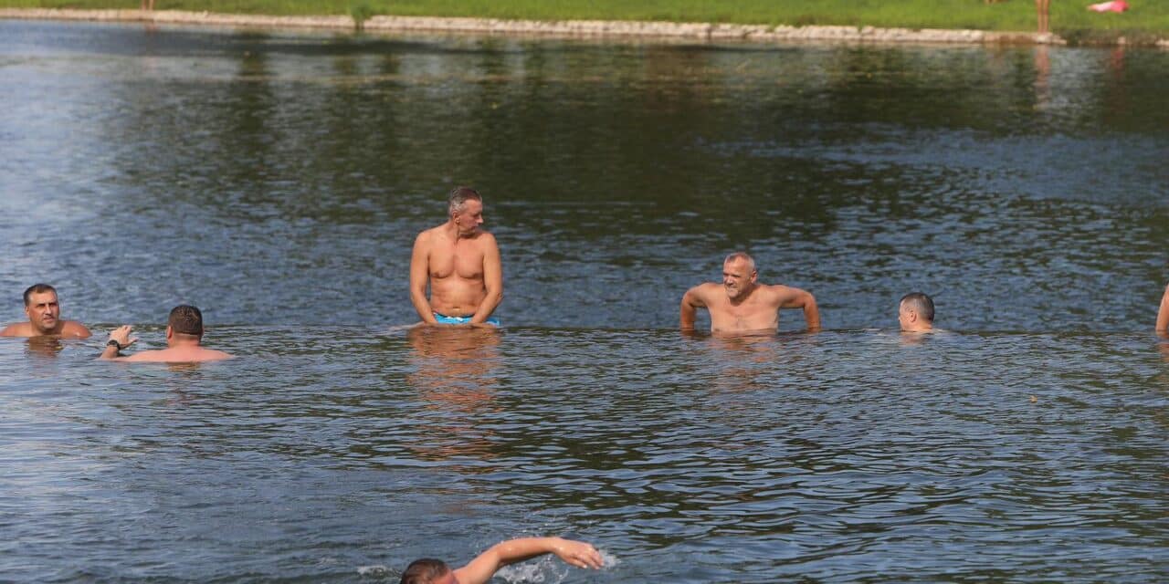 Karlovac: Osvježenje u rijeci Korani
