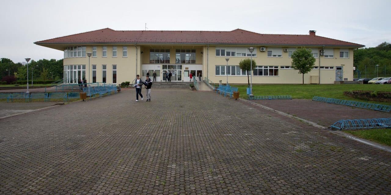 Srednja �kola Dugo Selo