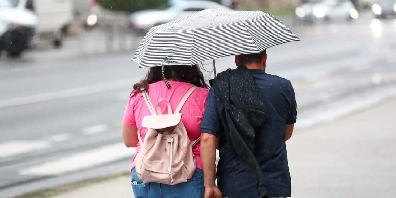 Zagreb: Pljusak uz grmljavinu u centru grada