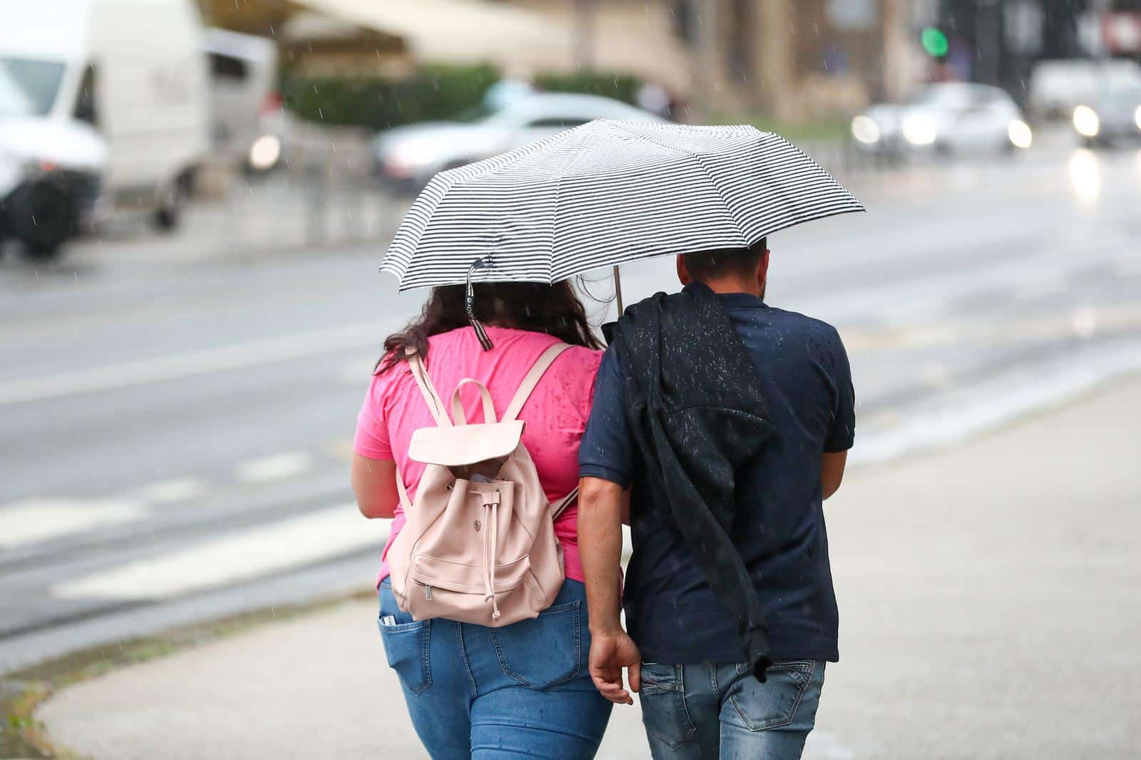 Zagreb: Pljusak uz grmljavinu u centru grada