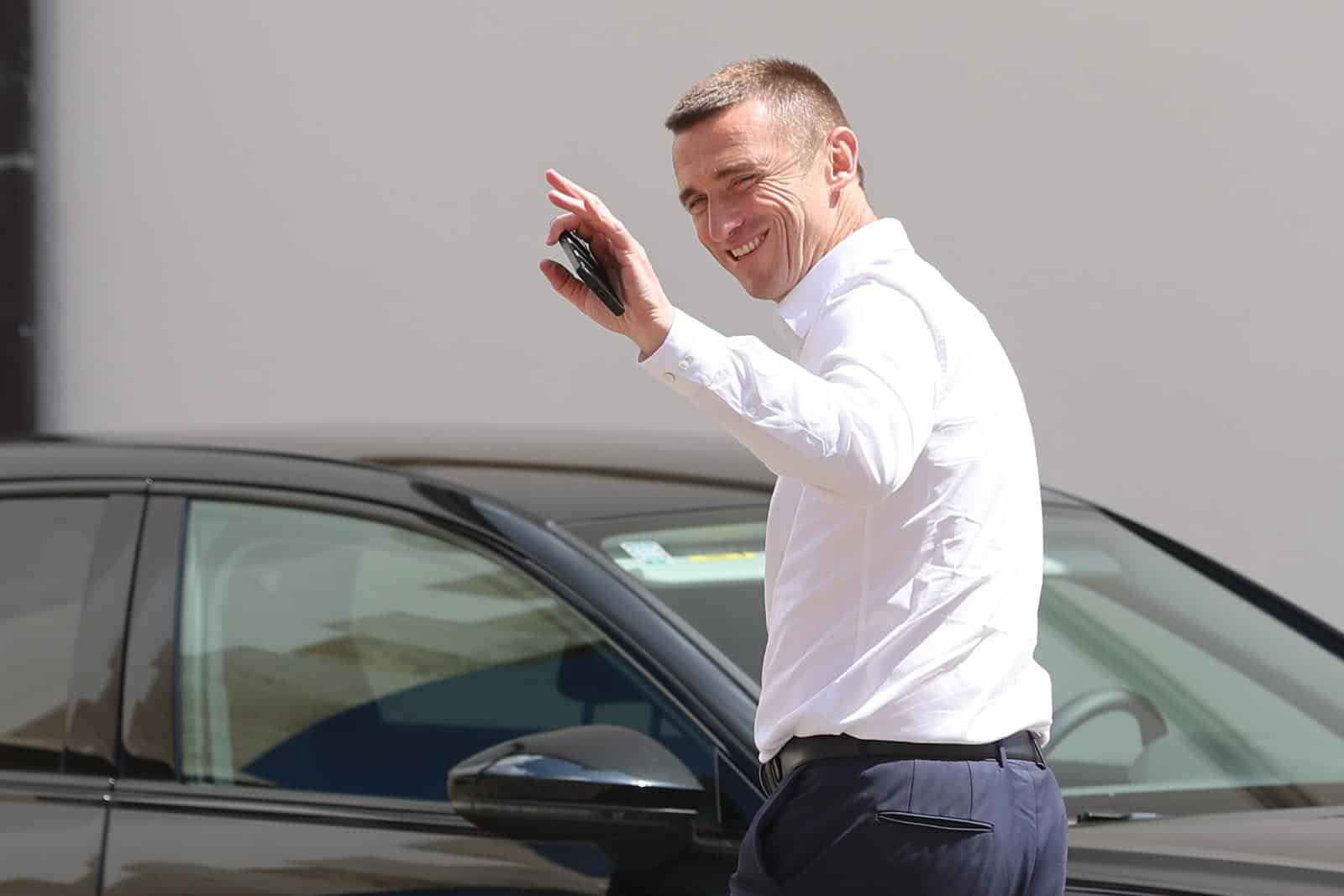 Zagreb: Ivan Penava odlazi iz zgrade Vlade na Markovom trgu
