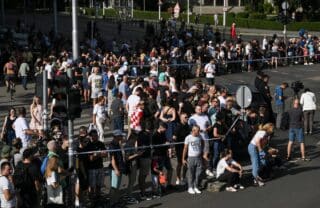 Zagreb: Građani s raznih lokacija prate vojni mimohod