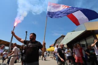 Zagreb: Veseli obožavatelji Thompsona na Glavnom kolodvoru