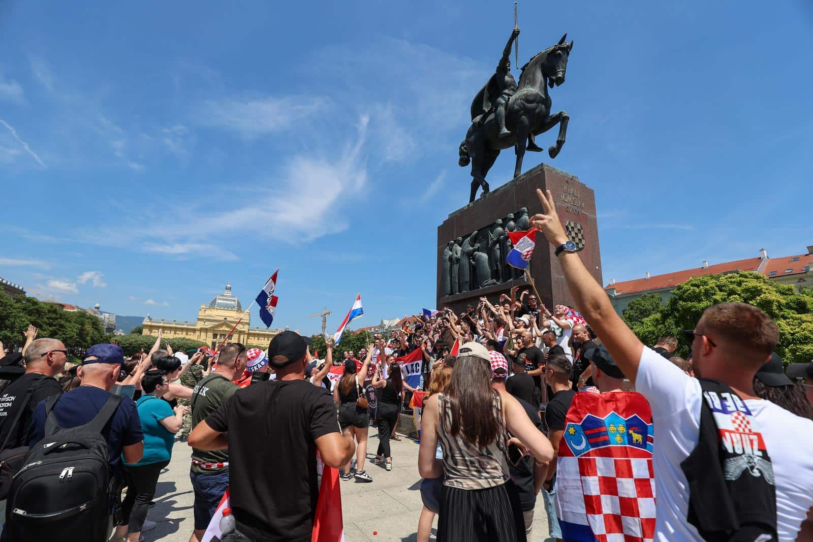 Zagreb: Okupljanje na Trgu kralja Tomislava uoči odlaska na Bundek