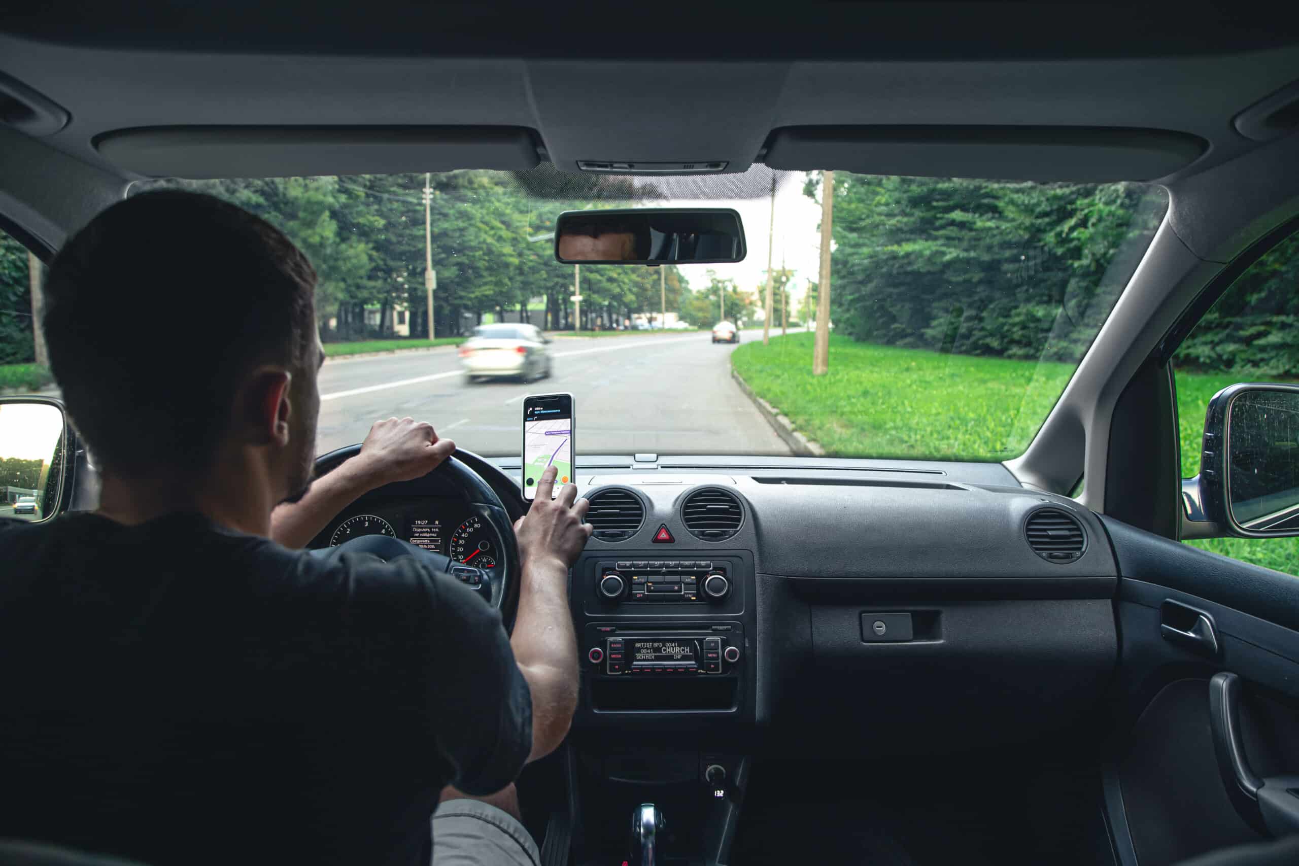 A driver rides through the streets of the city and a navigator.