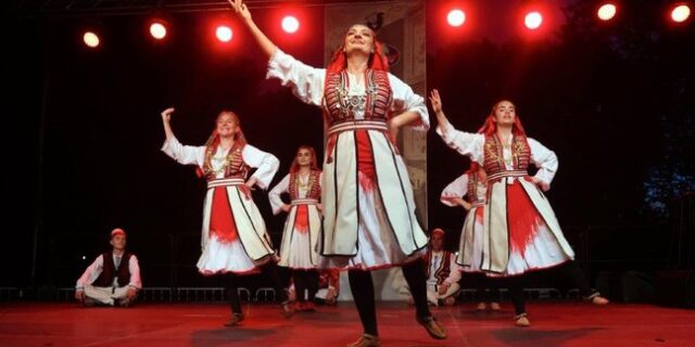 folklor_120725_autor_fotografije_drazen_kopac_2.jpg__648x432_q85_subsampling-2