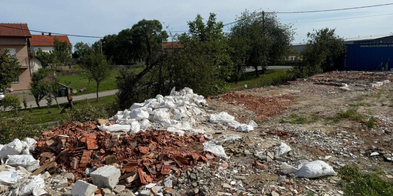 u Svetoj Klari nastalo je divlje odlagalište otpada