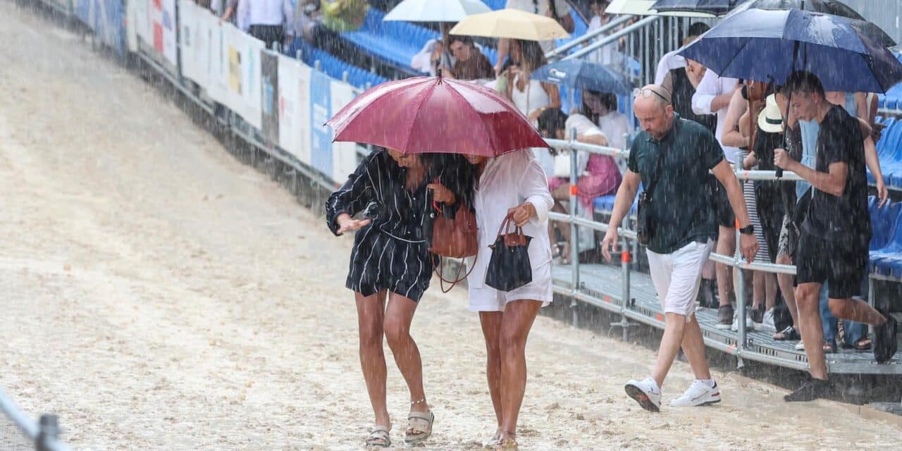 Sinj: Zbog jakog pljuska odgođena 310. Sinjska alka