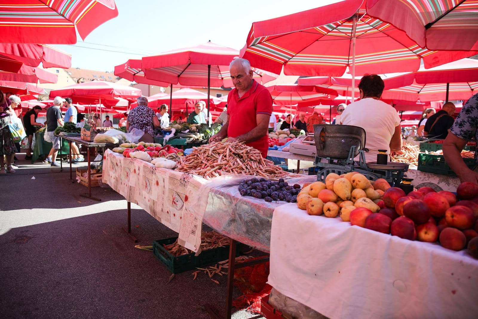 Jutarnja kupovina na Dolcu prije najavljenih vrućina