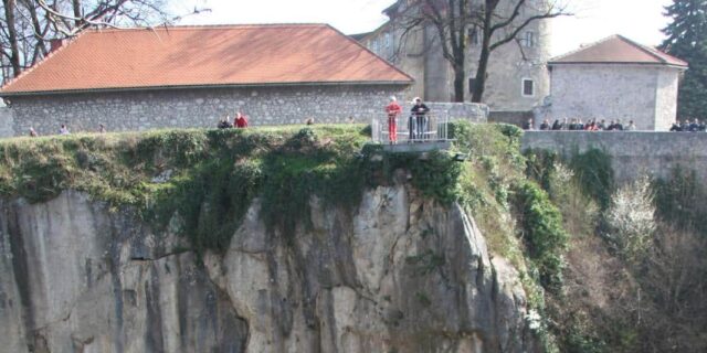Dobra Đulin ponor Ogulin speleologija