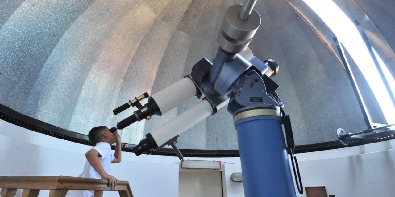 Zagreb: Dje?ak Stjepan, zaljubljenik u astronomiju, posjetio Zvjezdarnicu