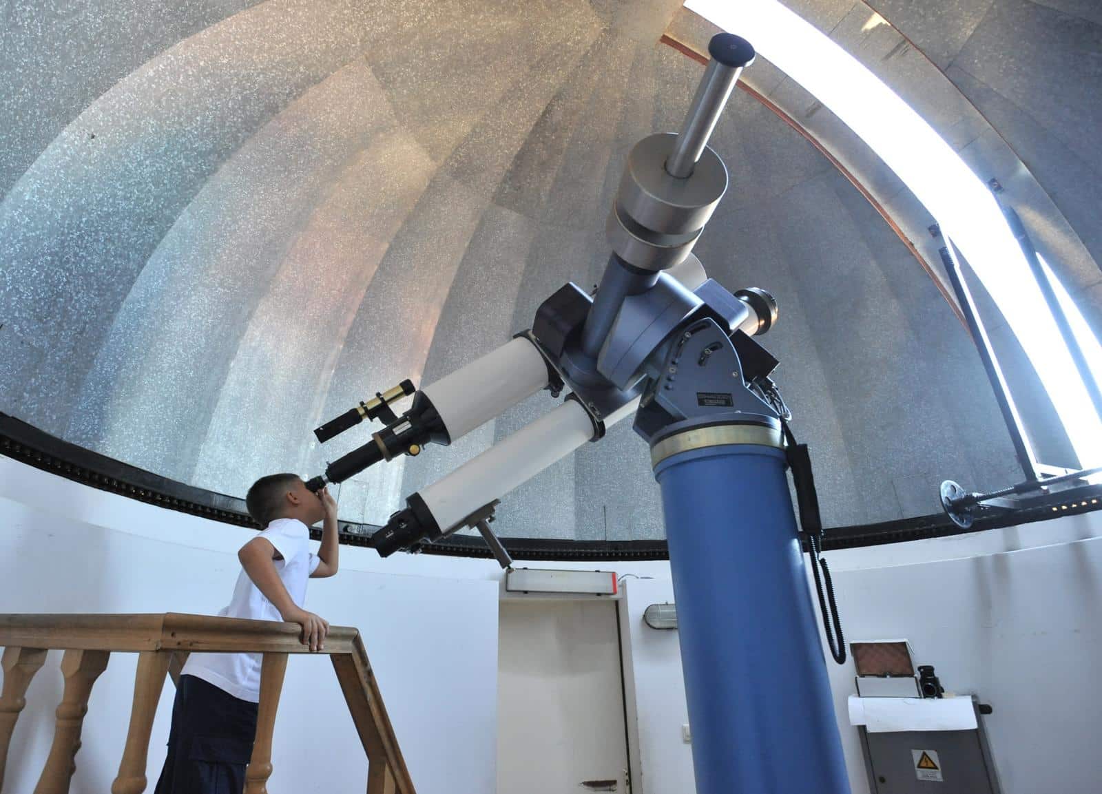 Zagreb: Dje?ak Stjepan, zaljubljenik u astronomiju, posjetio Zvjezdarnicu