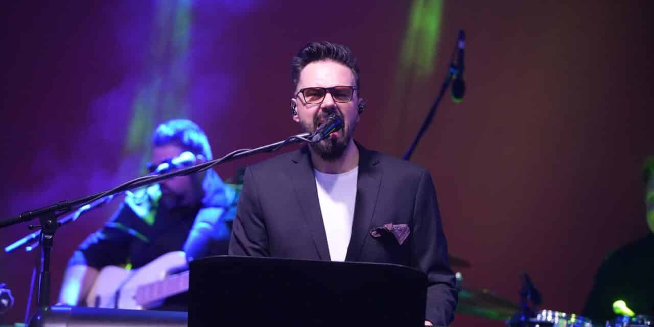 Beograd: Humanitarni događaj “Helping by heart” i koncert Petra Graše održani su u palači Madlena