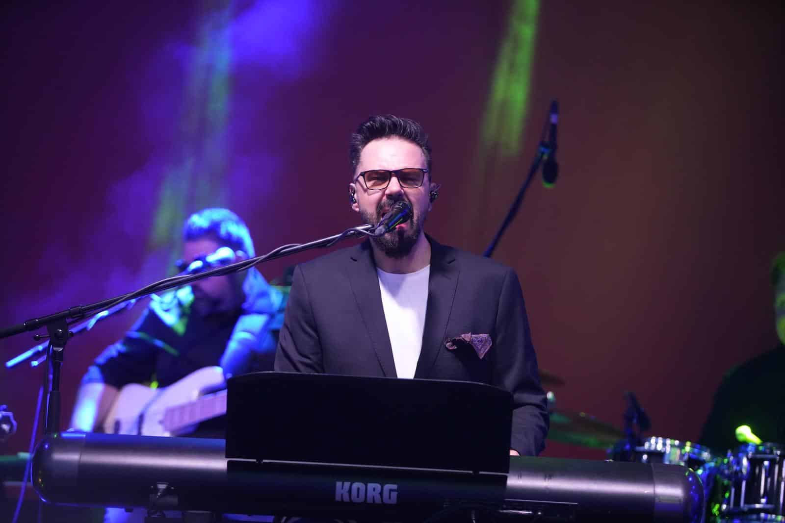 Beograd: Humanitarni događaj “Helping by heart” i koncert Petra Graše održani su u palači Madlena