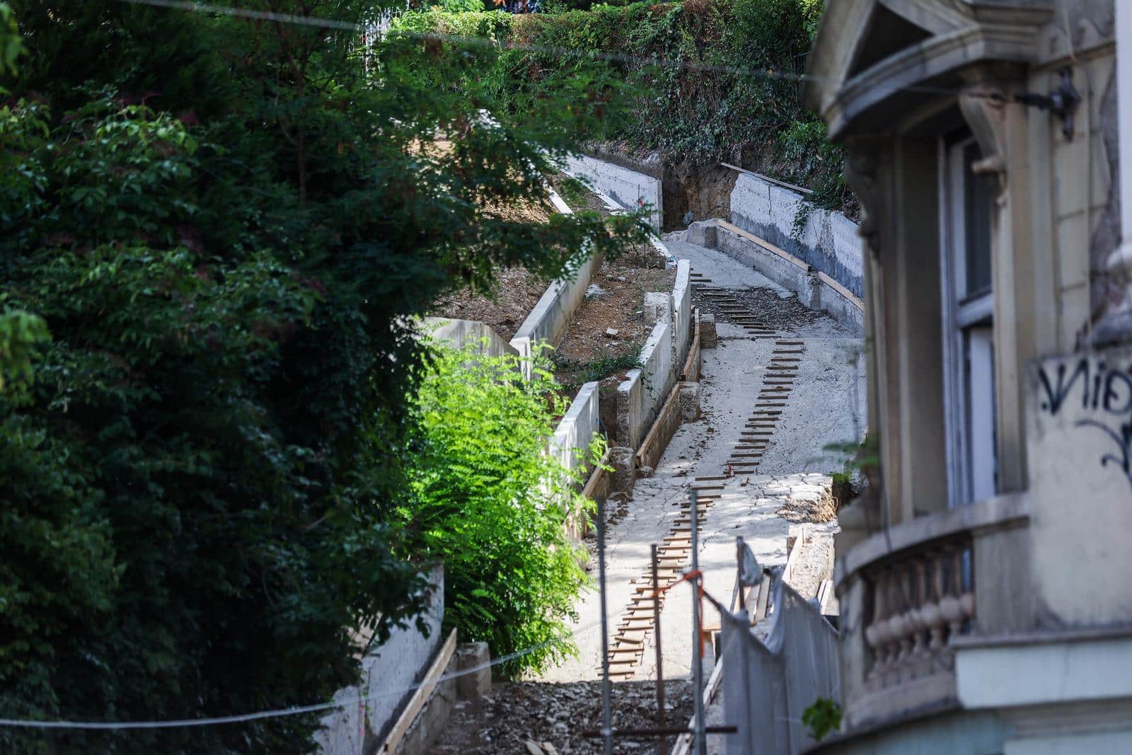 Zagreb: Traju radovi obnove Schlosserovih stuba