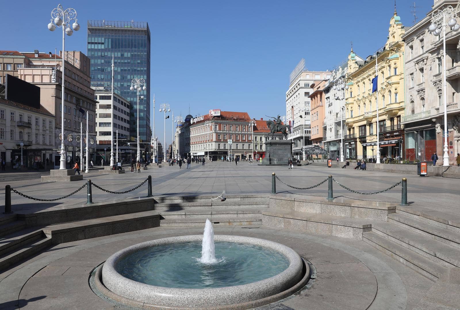 Trg bana Jelačića Gubitak stanovništva sadržaj tranzitna točka