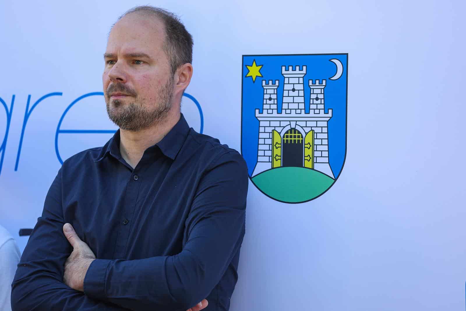 Zagreb: Tomislav Tomašević sa zamjenicima predstavio novu uslugu održivog javnog prijevoza – Bajs