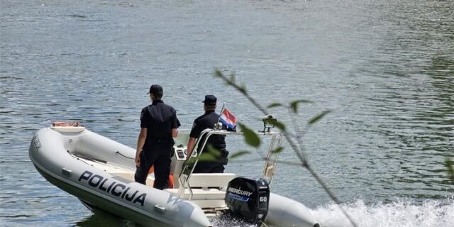 Policijski čamac