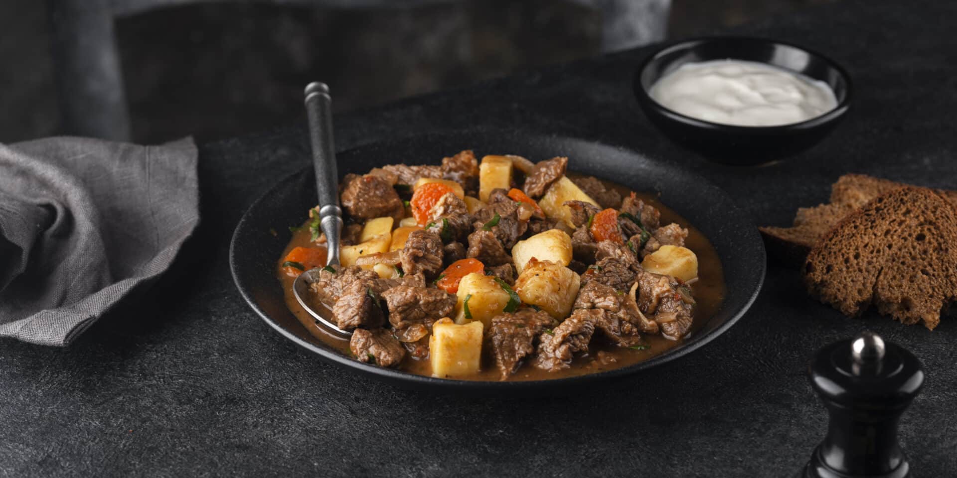 delicious-goulash-ready-dinner (1)