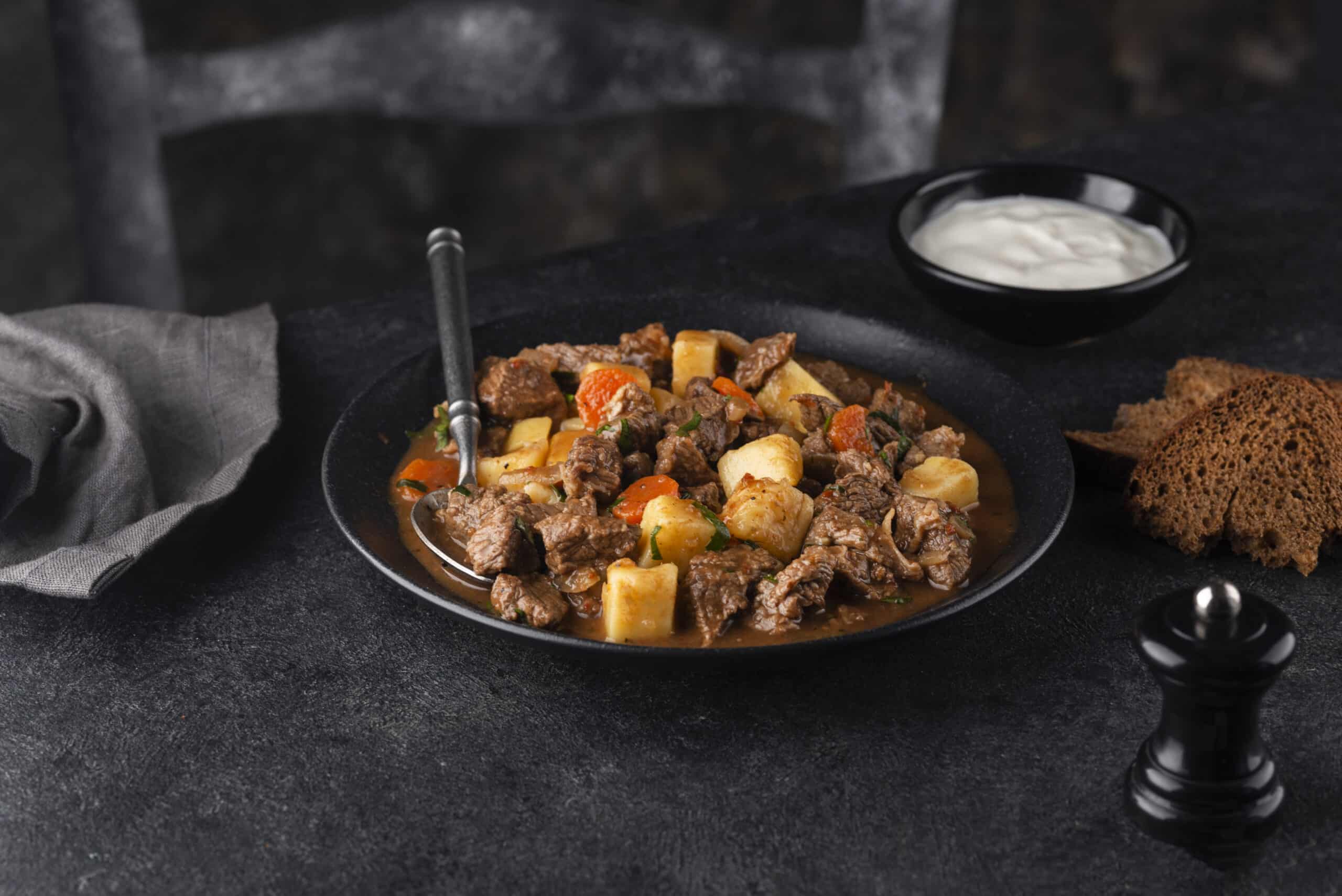delicious-goulash-ready-dinner (1)